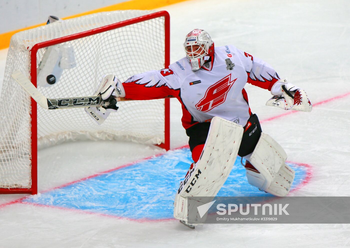 Hockey. Kontinental Hockey League. Salavat Yulayev vs. Avangard