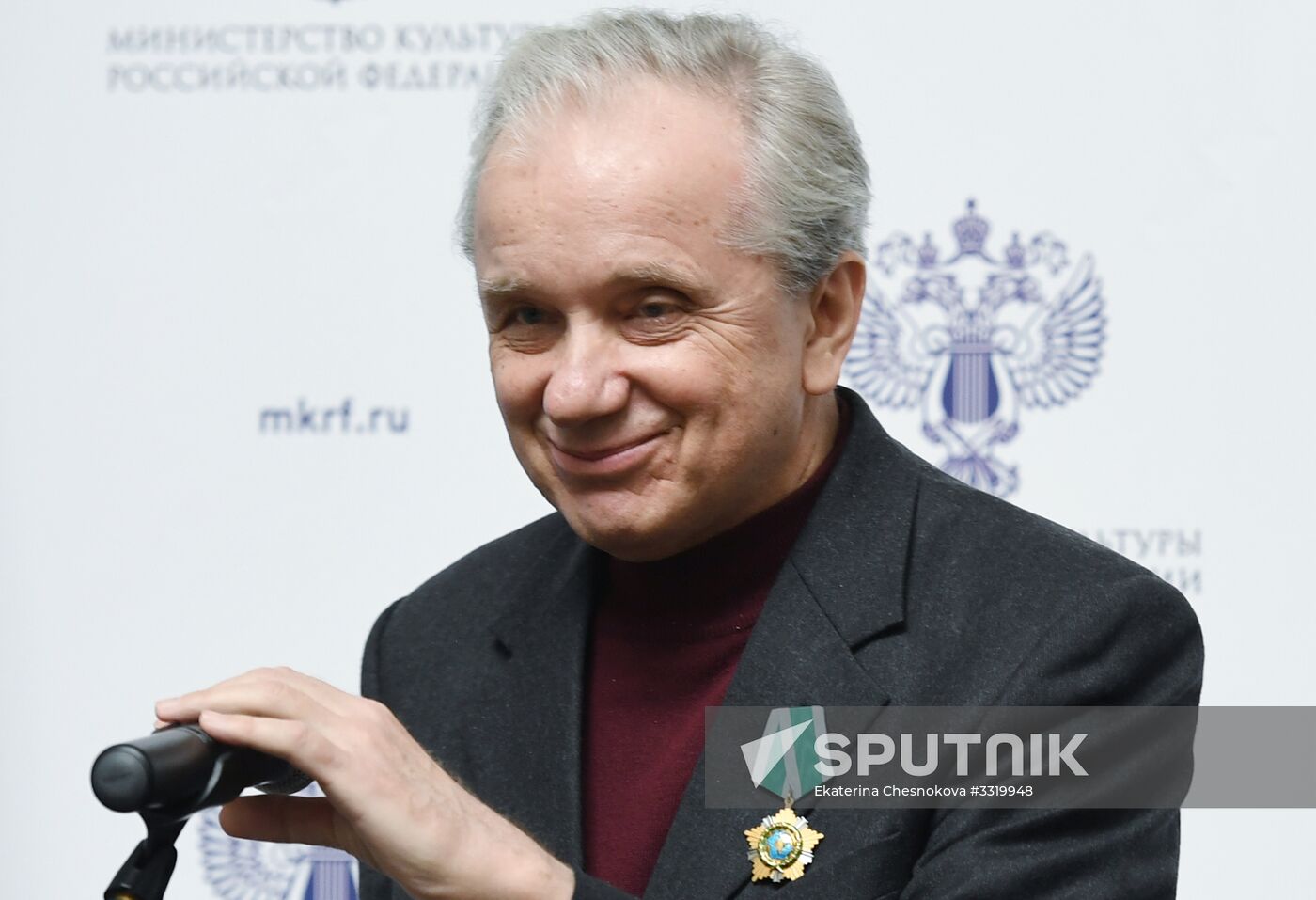 Ceremony to present state decorations to culture and arts workers