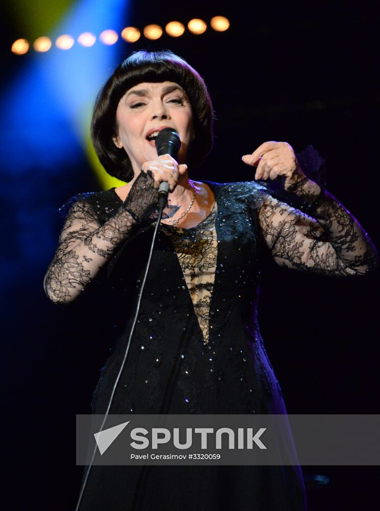 Mireille Mathieu gives concert in Moscow