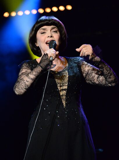 Mireille Mathieu gives concert in Moscow