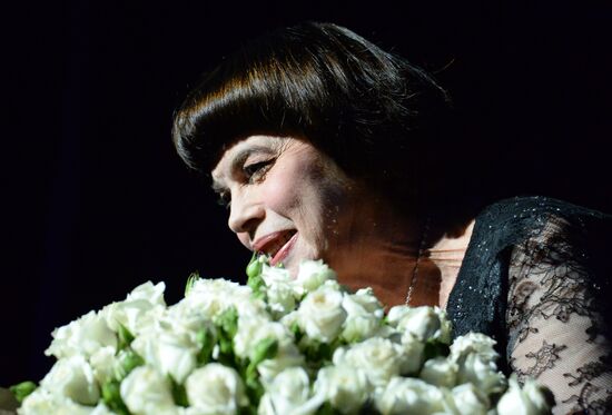 Mireille Mathieu gives concert in Moscow