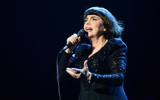 Mireille Mathieu gives concert in Moscow