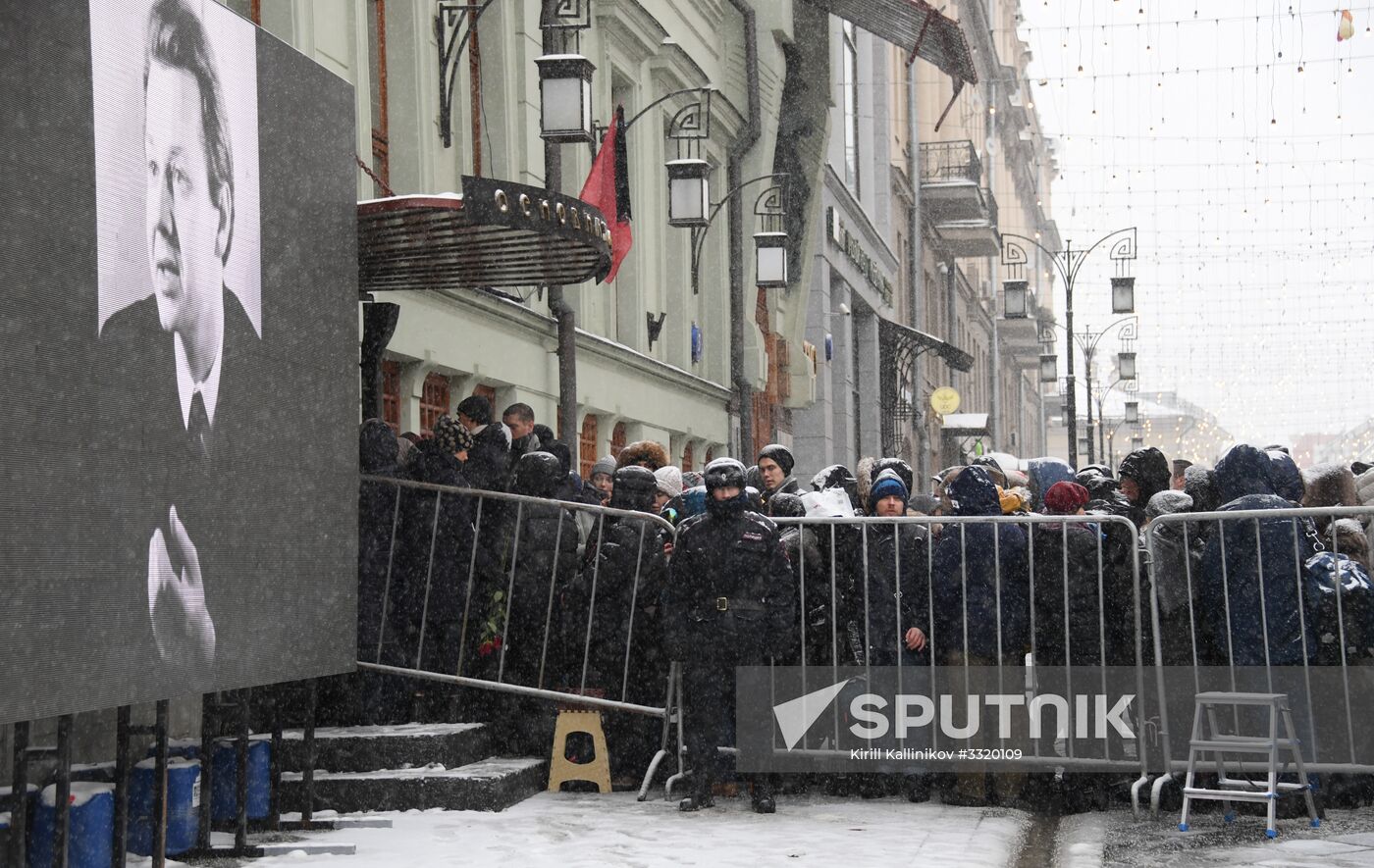 Paying last respects to actor Oleg Tabakov