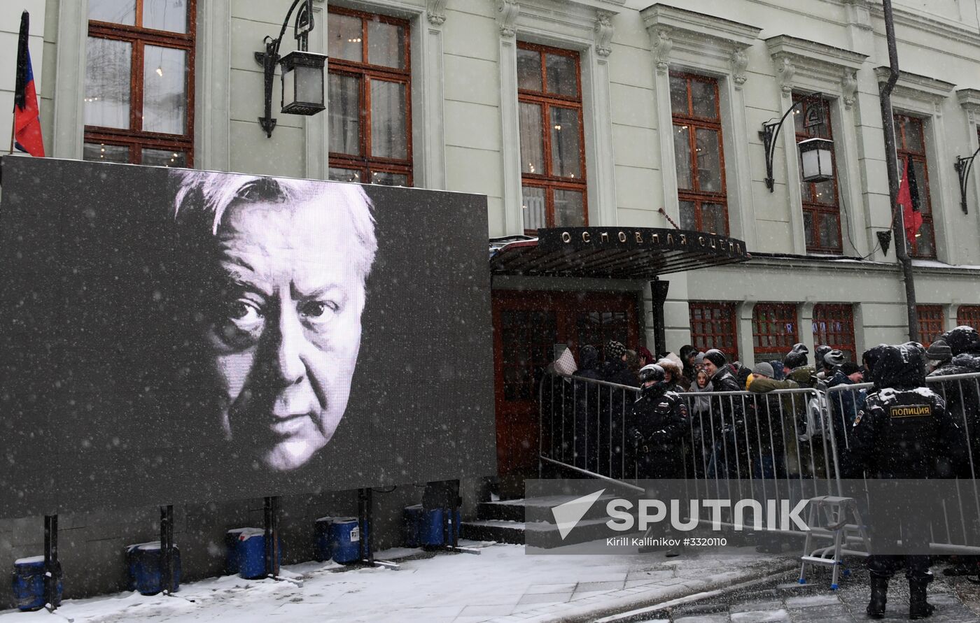 Paying last respects to actor Oleg Tabakov