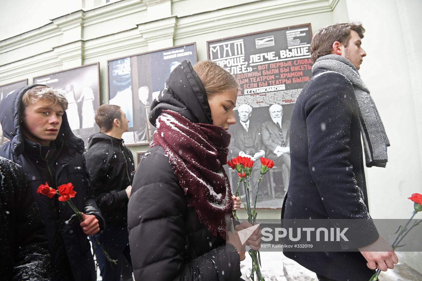 Paying last respects to actor Oleg Tabakov