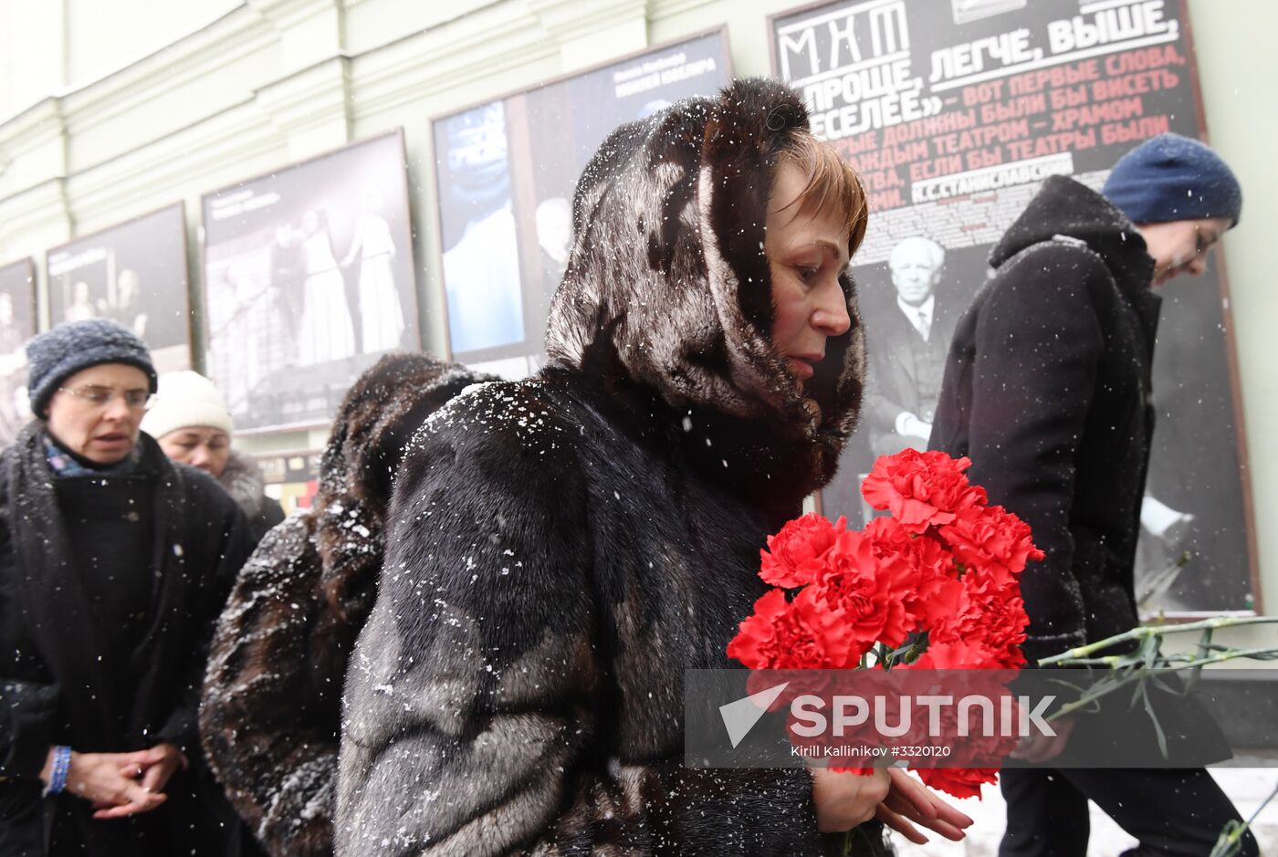 Paying last respects to actor Oleg Tabakov