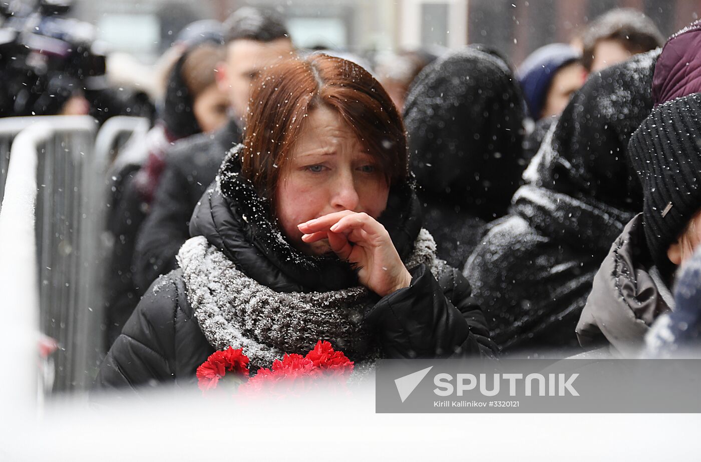 Paying last respects to actor Oleg Tabakov