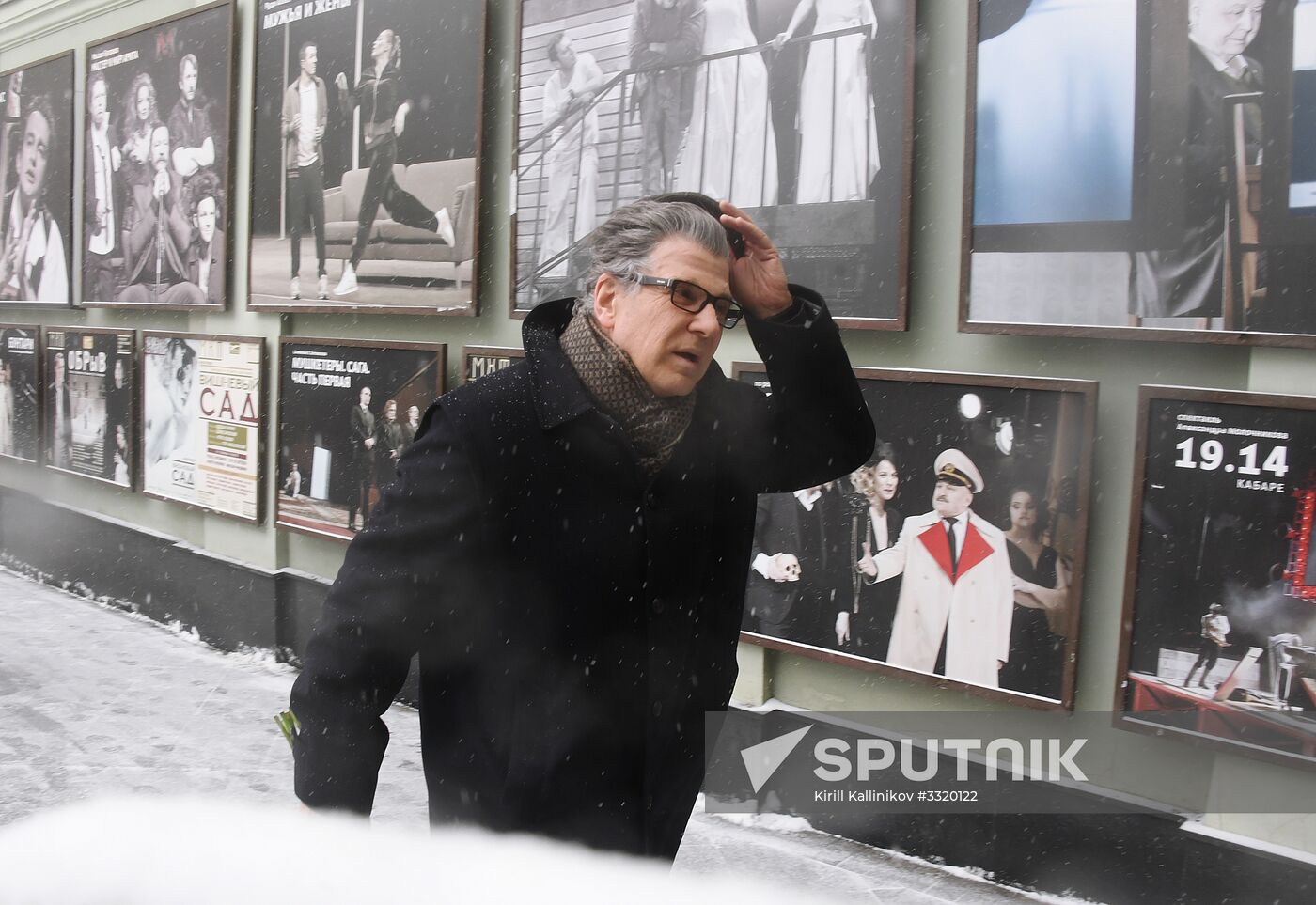 Paying last respects to actor Oleg Tabakov