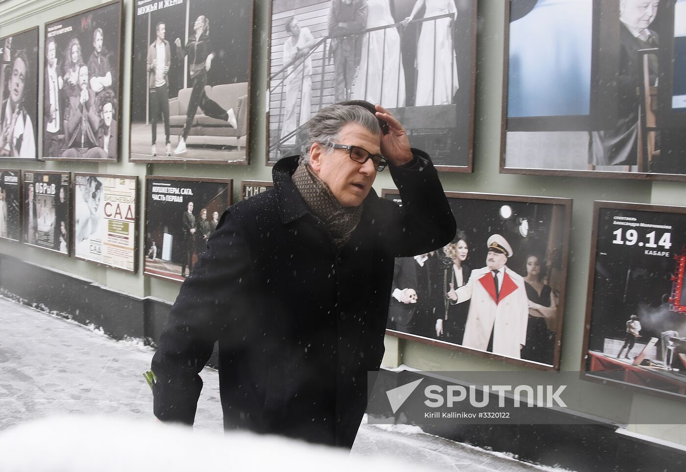 Paying last respects to actor Oleg Tabakov