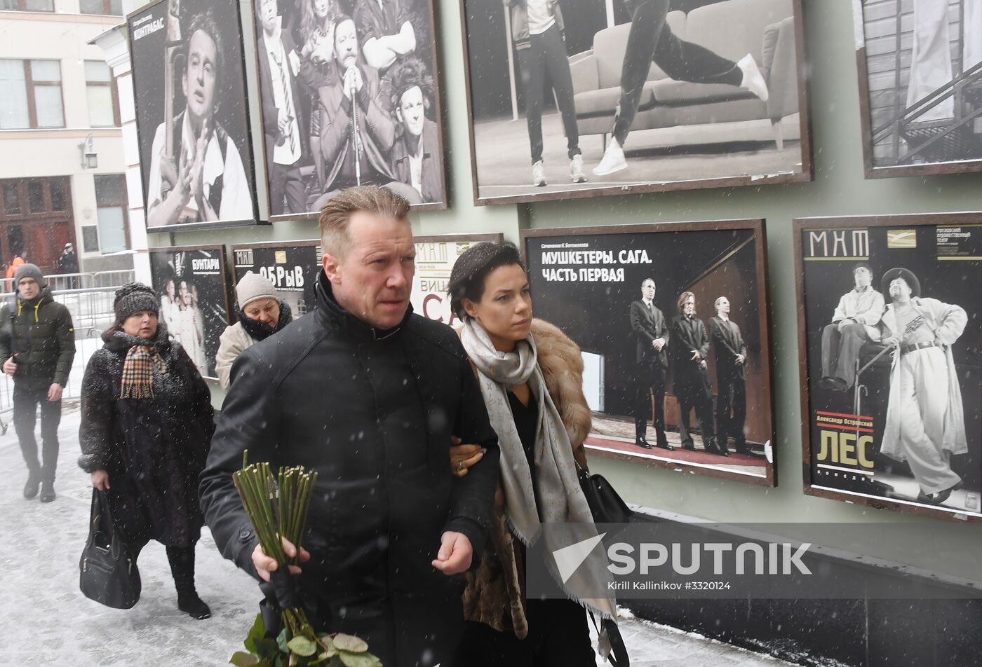 Paying last respects to actor Oleg Tabakov