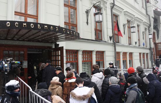 Paying last respects to actor Oleg Tabakov