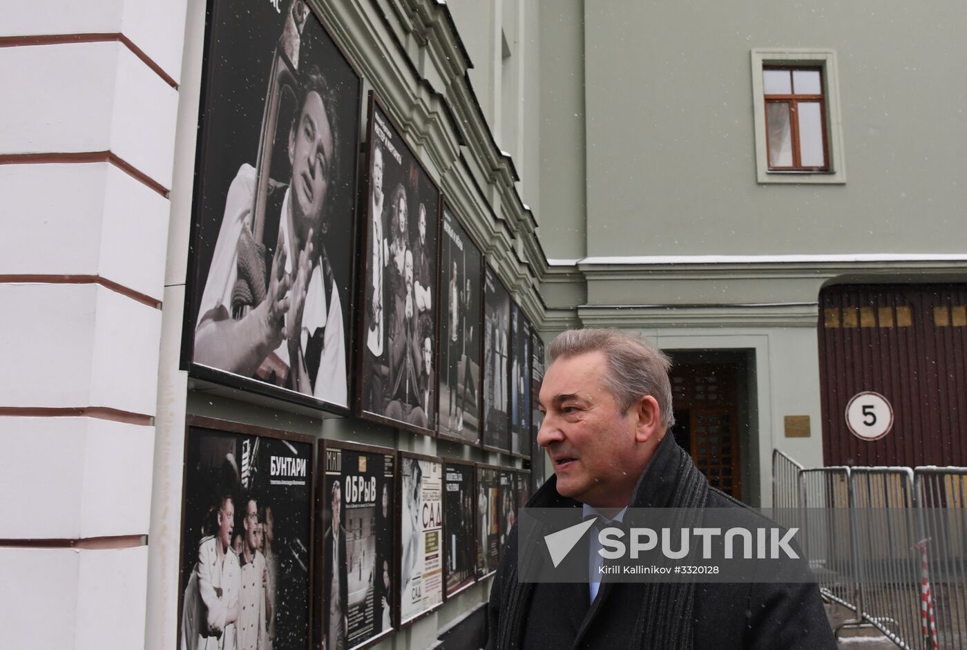 Paying last respects to actor Oleg Tabakov