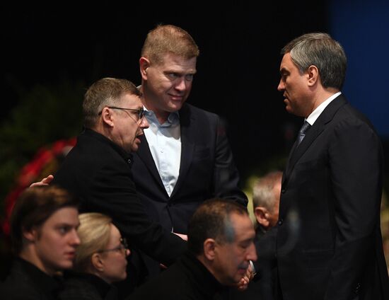 Paying last respects to actor Oleg Tabakov