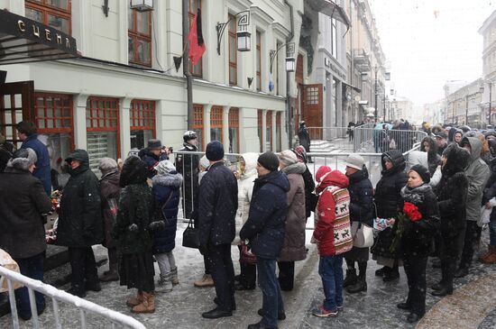 Paying last respects to actor Oleg Tabakov