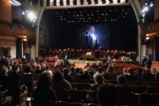 Paying last respects to actor Oleg Tabakov