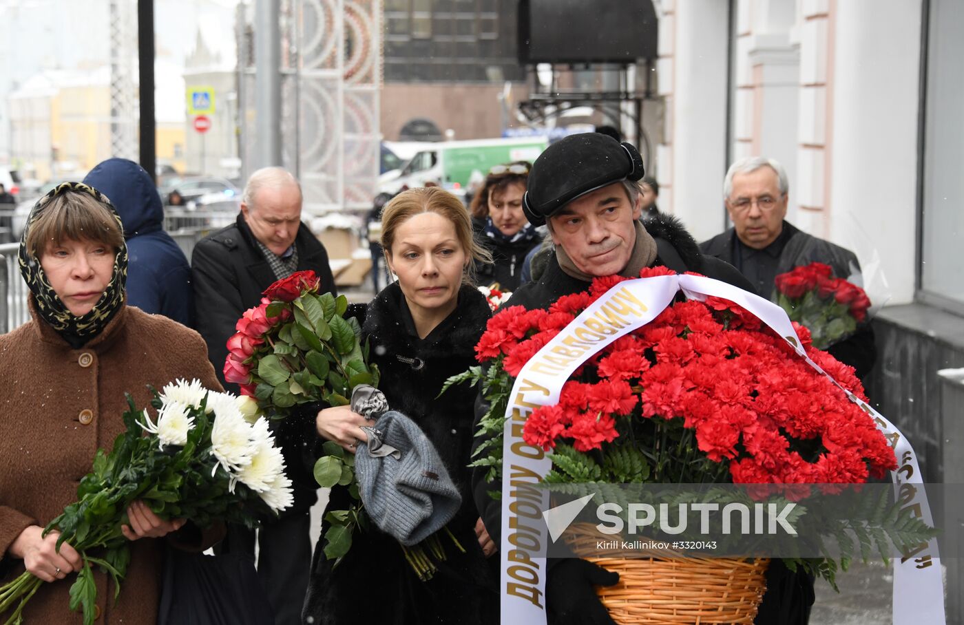 Paying last respects to actor Oleg Tabakov