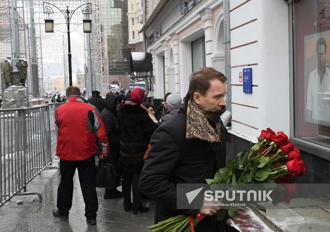 Paying last respects to actor Oleg Tabakov