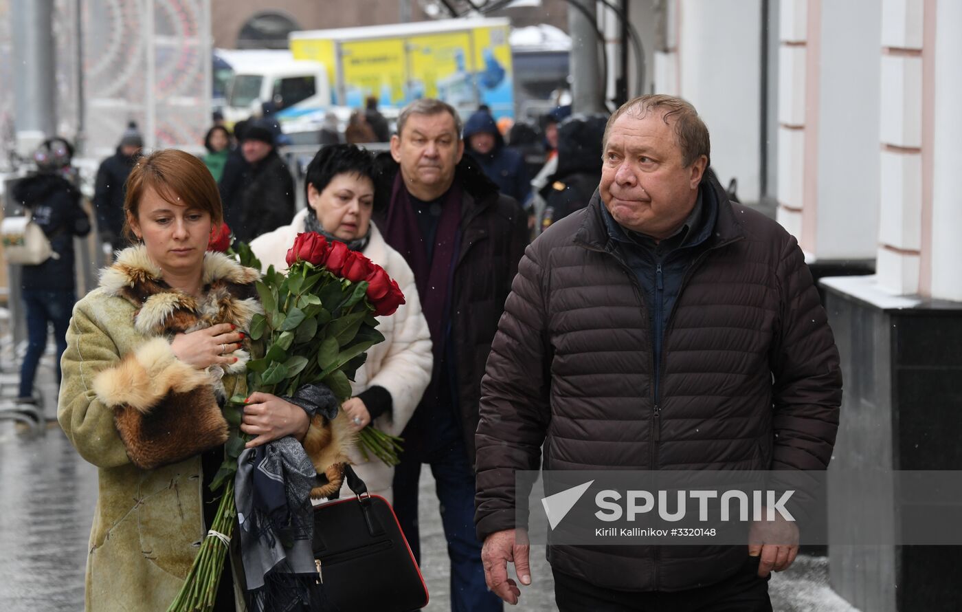 Paying last respects to actor Oleg Tabakov