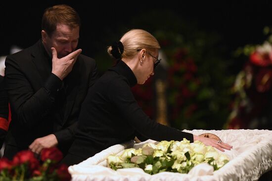 Paying last respects to actor Oleg Tabakov