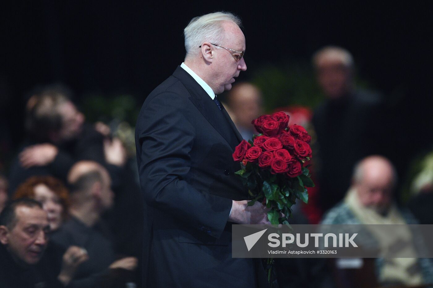 Paying last respects to actor Oleg Tabakov