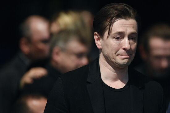 Paying last respects to actor Oleg Tabakov