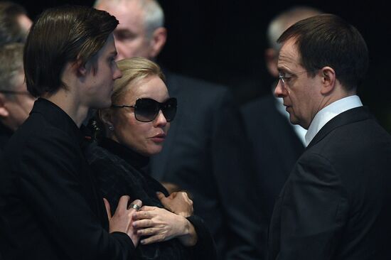 Paying last respects to actor Oleg Tabakov