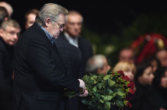 Paying last respects to actor Oleg Tabakov