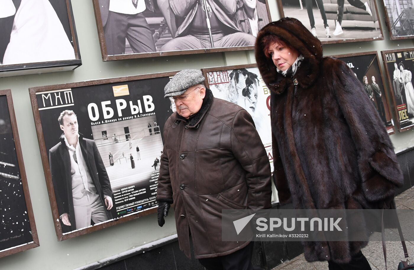 Paying last respects to actor Oleg Tabakov