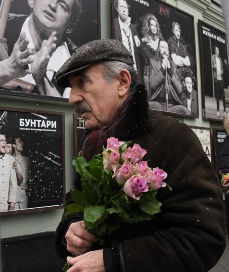 Paying last respects to actor Oleg Tabakov