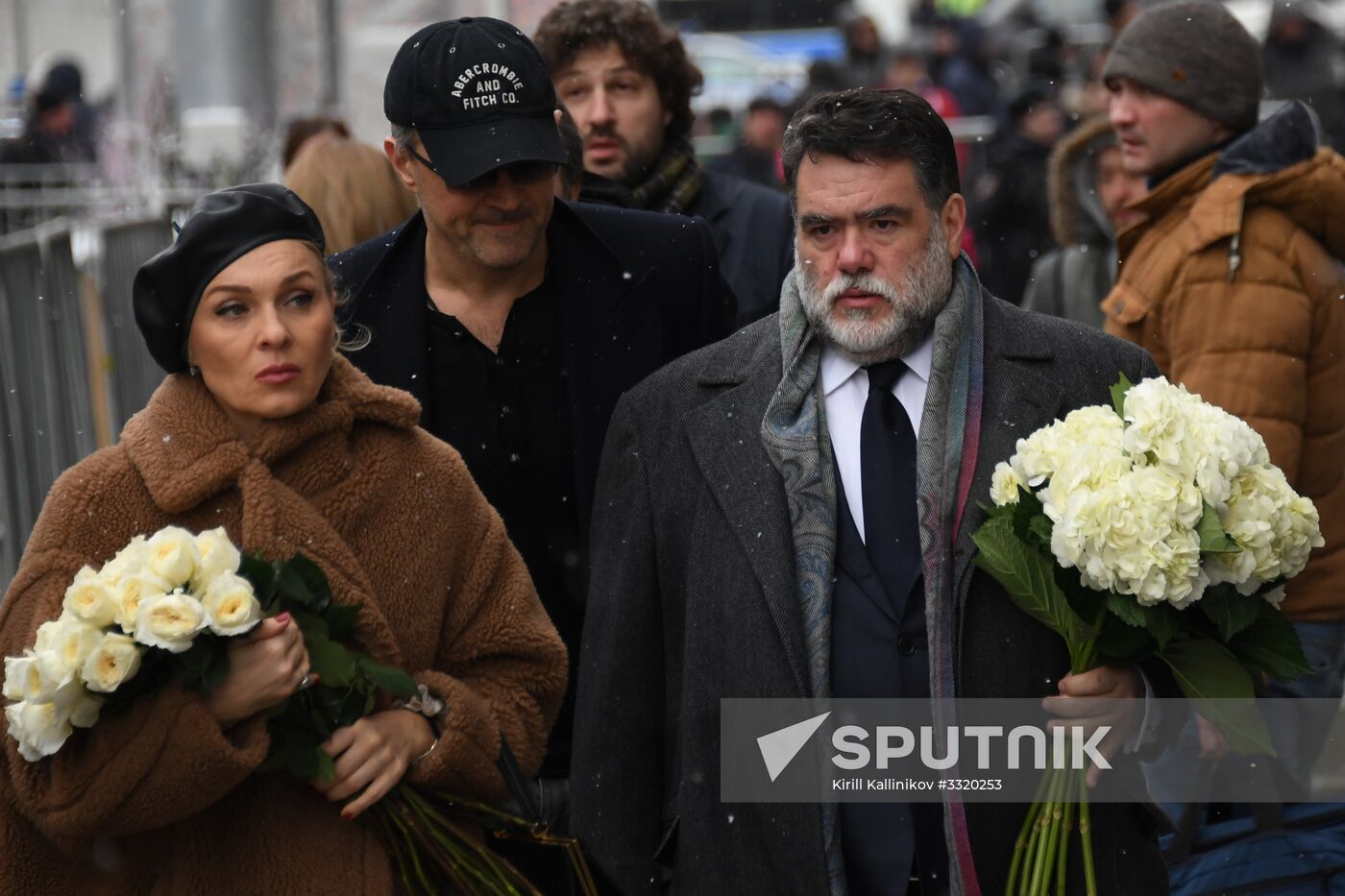 Paying last respects to actor Oleg Tabakov