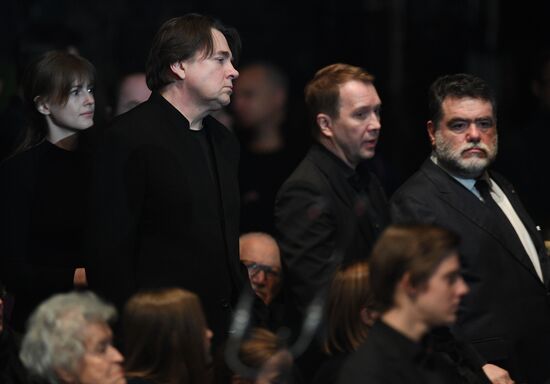 Paying last respects to actor Oleg Tabakov