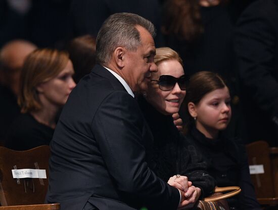 Paying last respects to actor Oleg Tabakov