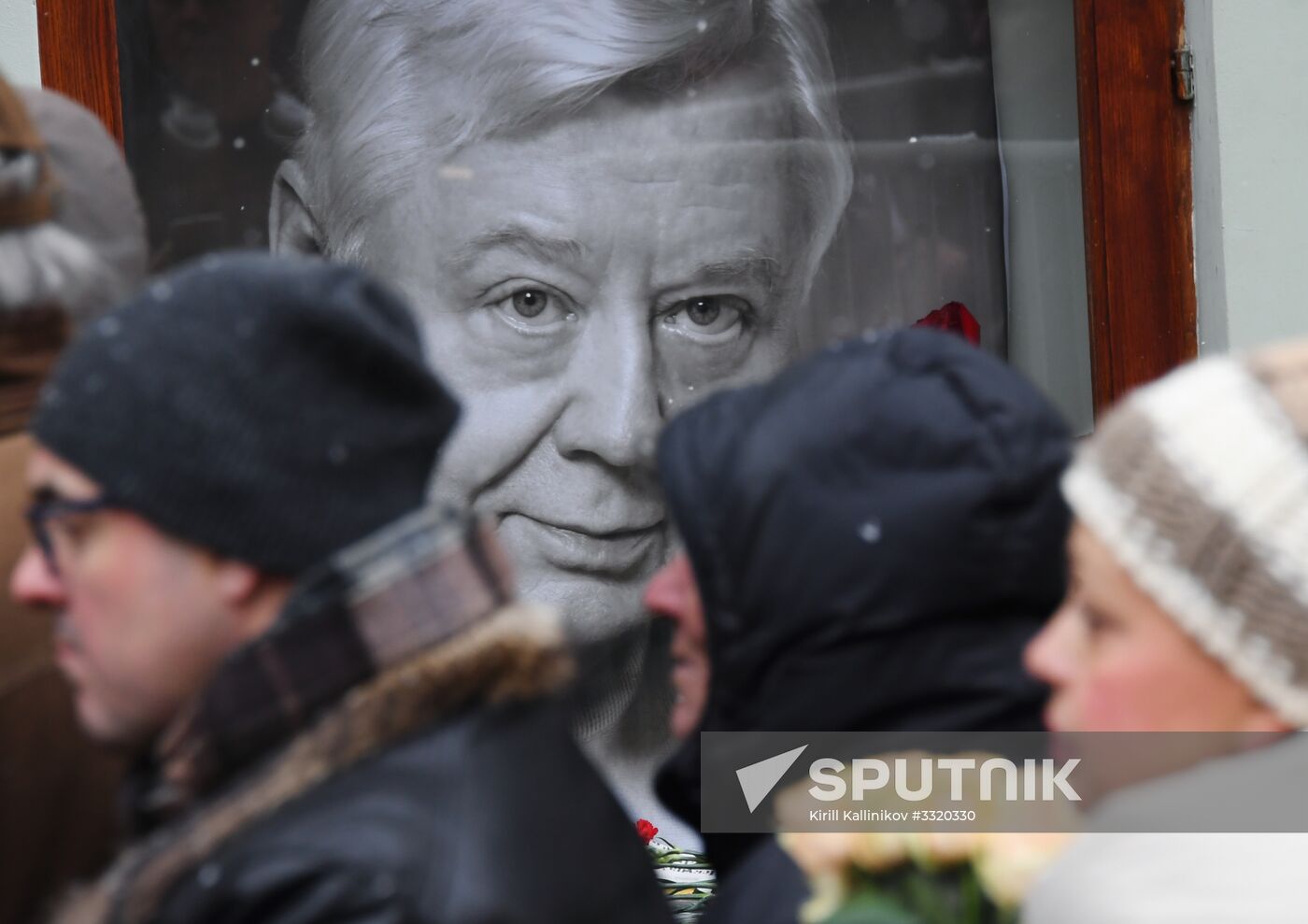 Paying last respects to actor Oleg Tabakov