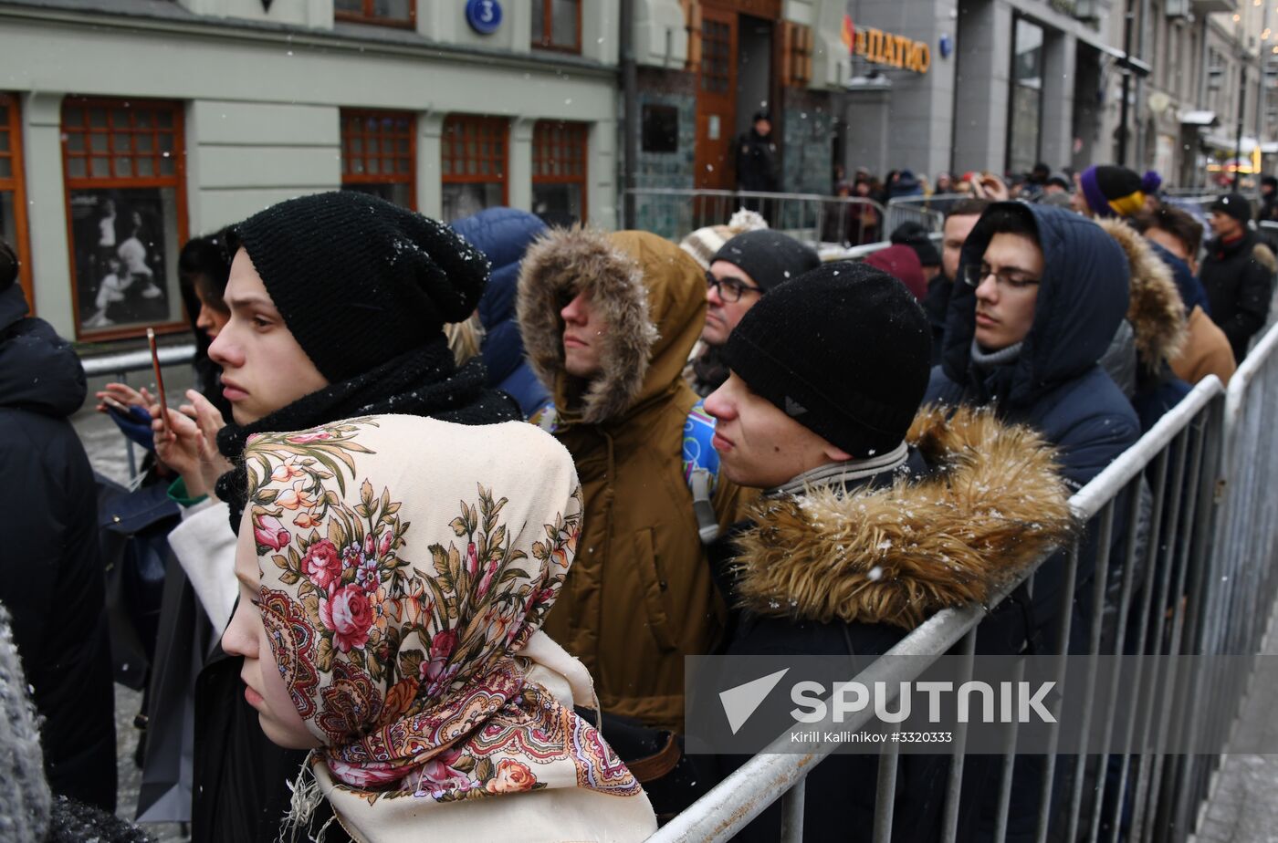 Paying last respects to actor Oleg Tabakov