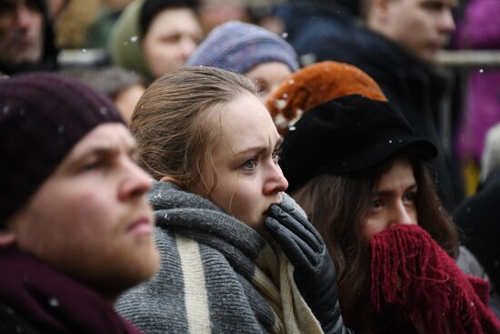 Paying last respects to actor Oleg Tabakov