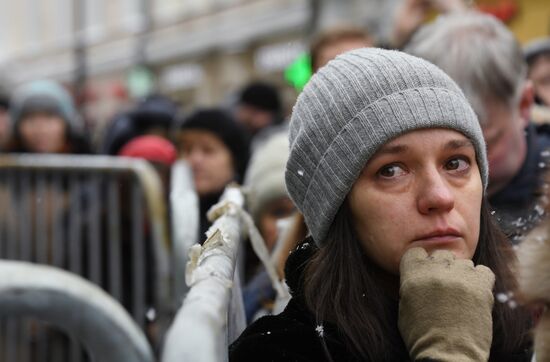 Paying last respects to actor Oleg Tabakov