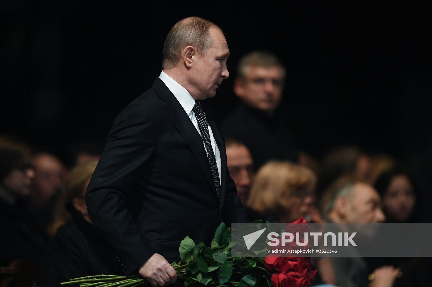 Paying last respects to actor Oleg Tabakov