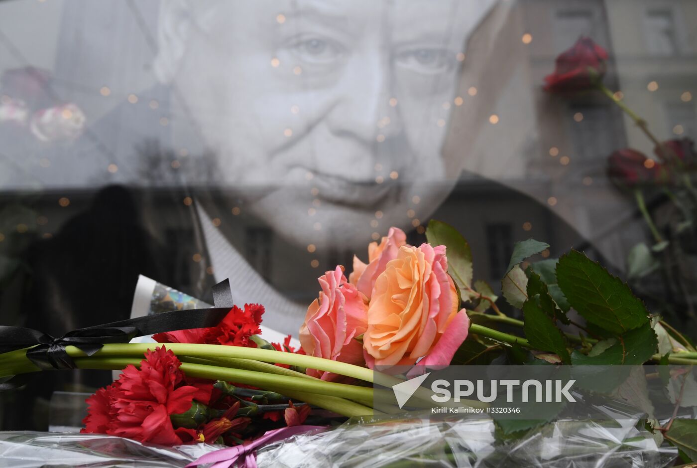 Paying last respects to actor Oleg Tabakov