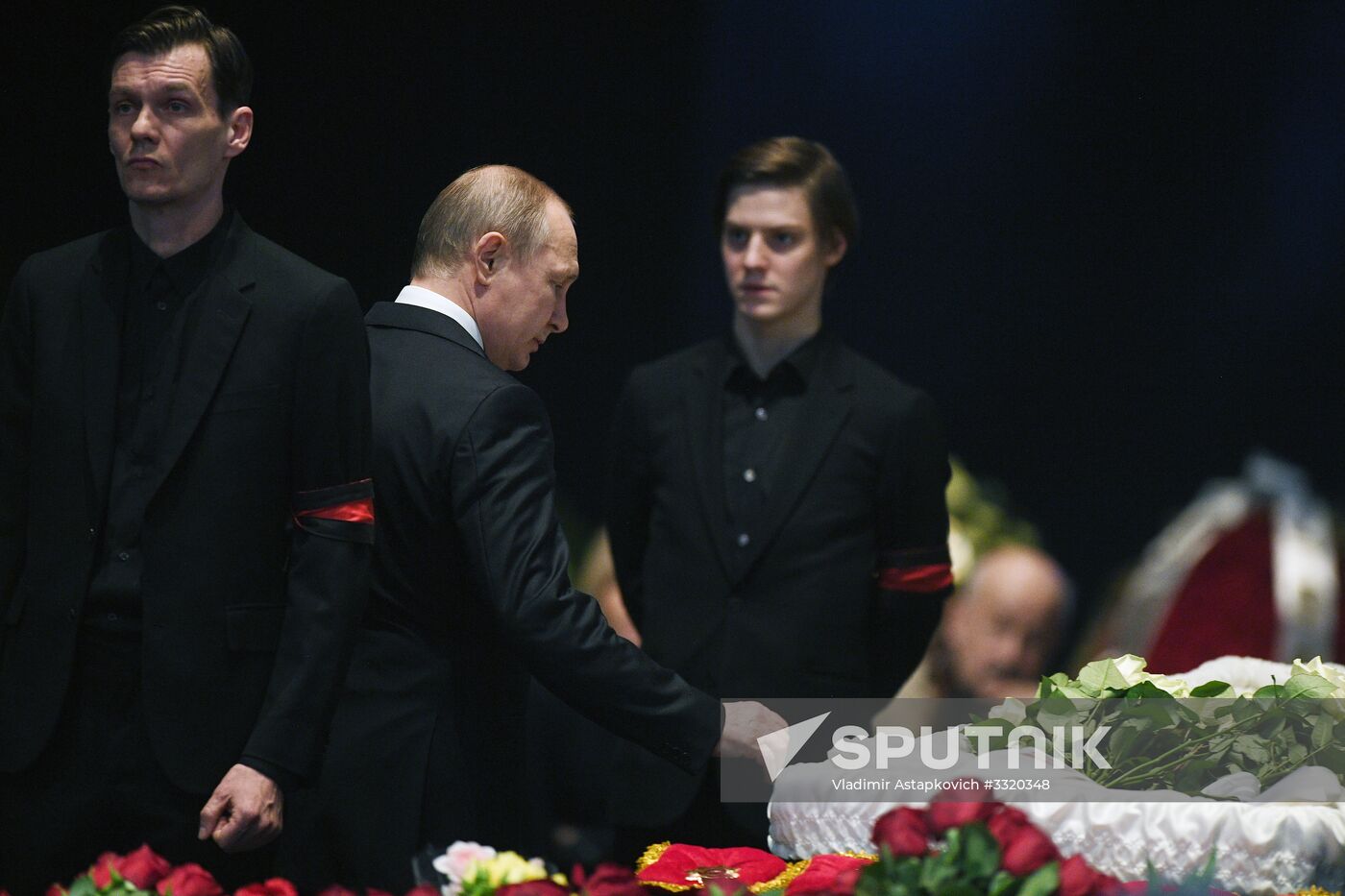 Paying last respects to actor Oleg Tabakov