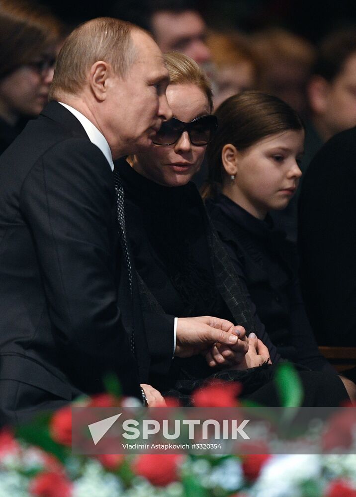 Paying last respects to actor Oleg Tabakov
