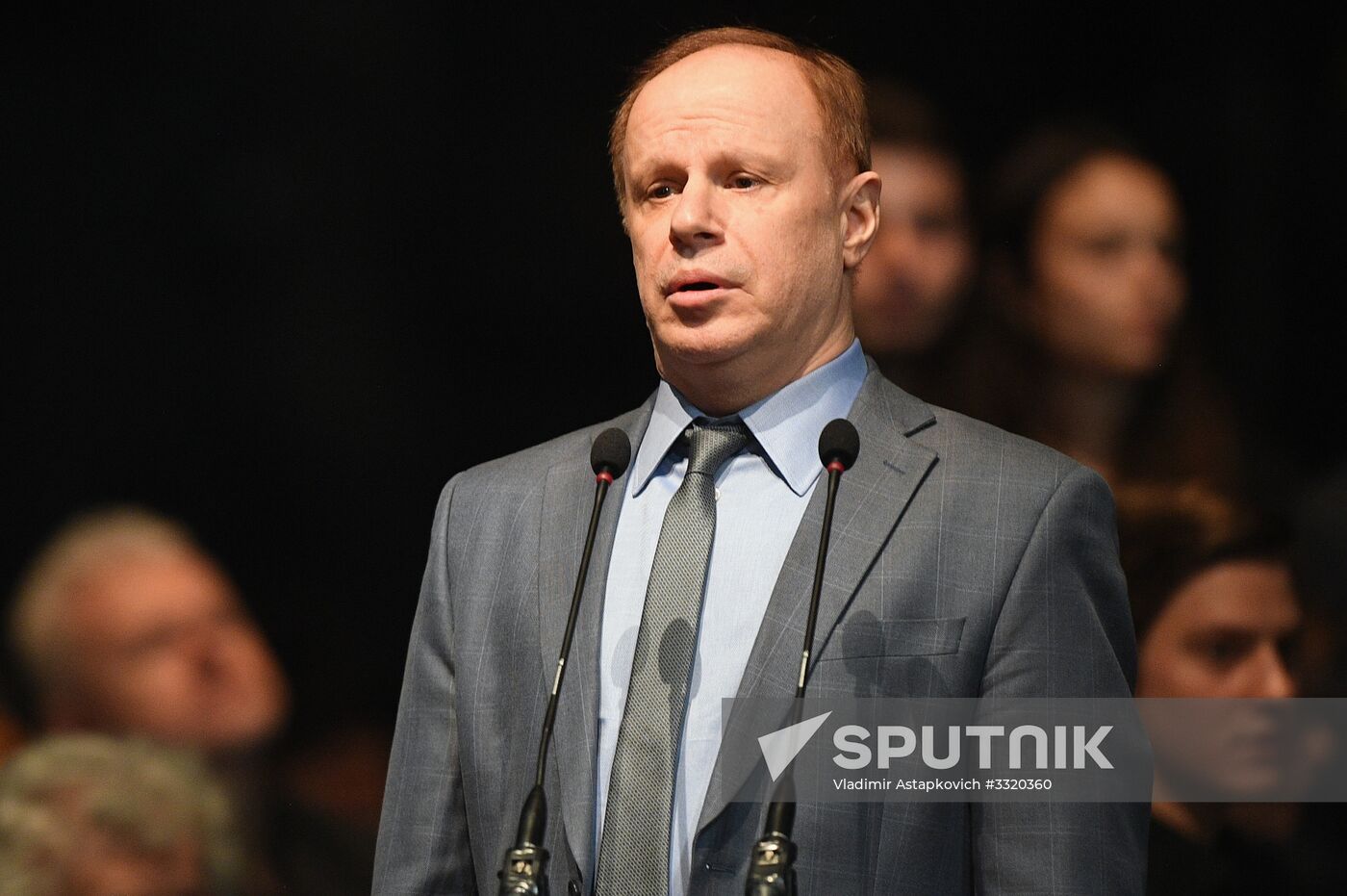 Paying last respects to actor Oleg Tabakov