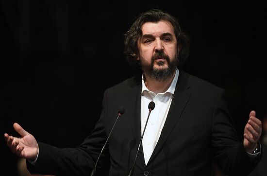 Paying last respects to actor Oleg Tabakov