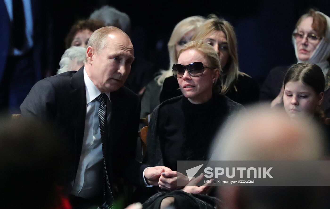 Paying last respects to actor Oleg Tabakov