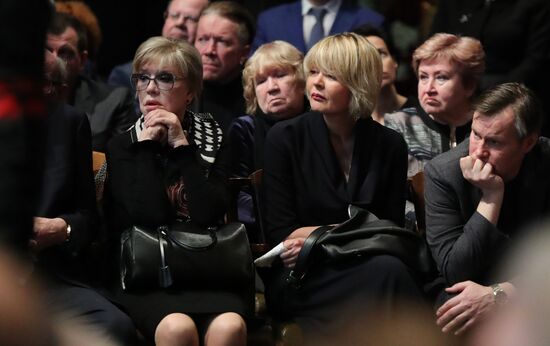 Paying last respects to actor Oleg Tabakov