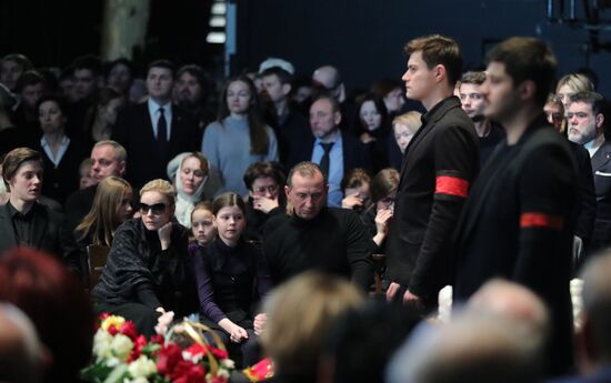 Paying last respects to actor Oleg Tabakov