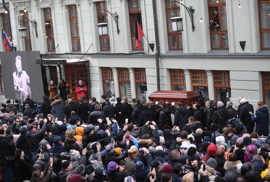 Paying last respects to actor Oleg Tabakov
