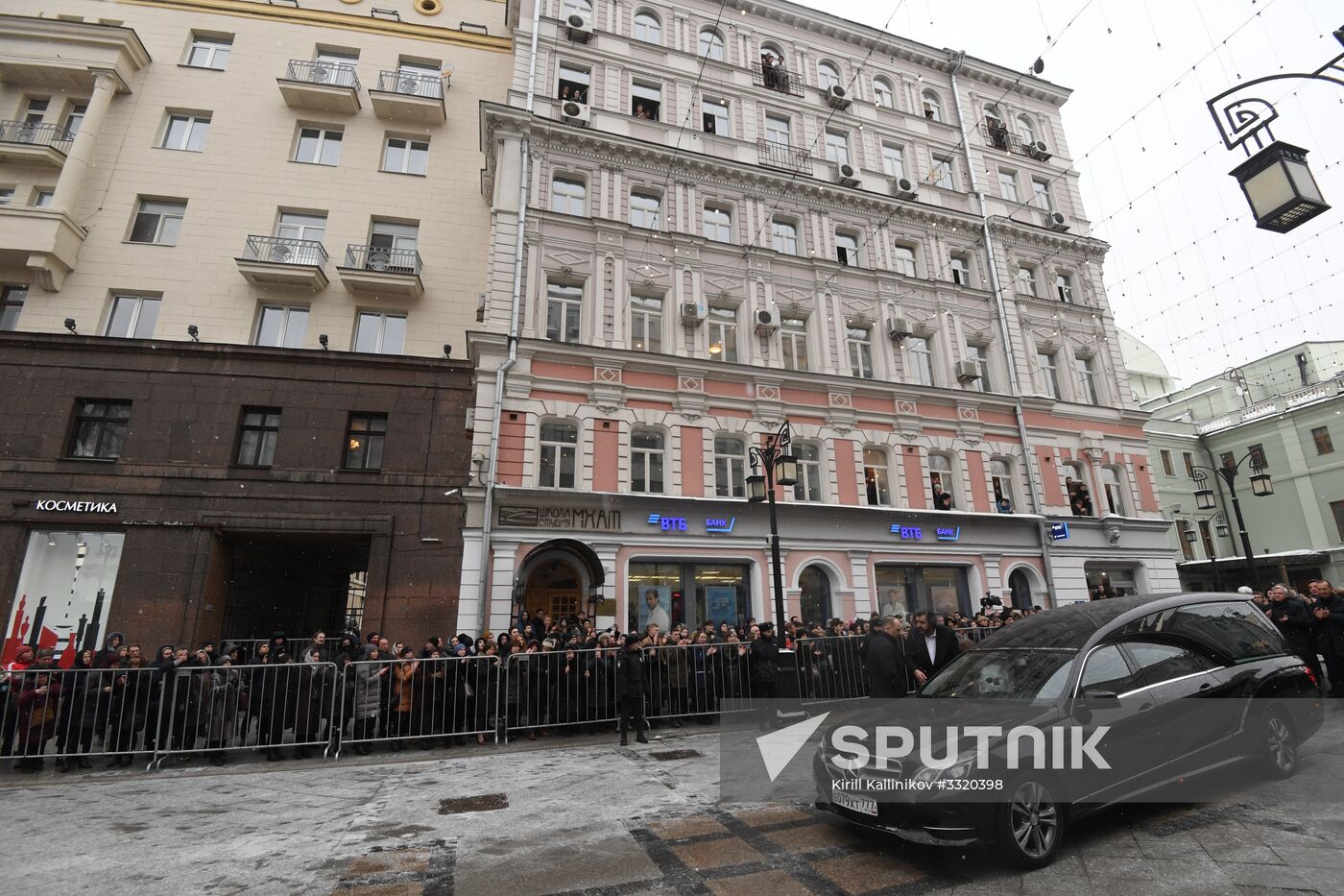 Paying last respects to actor Oleg Tabakov