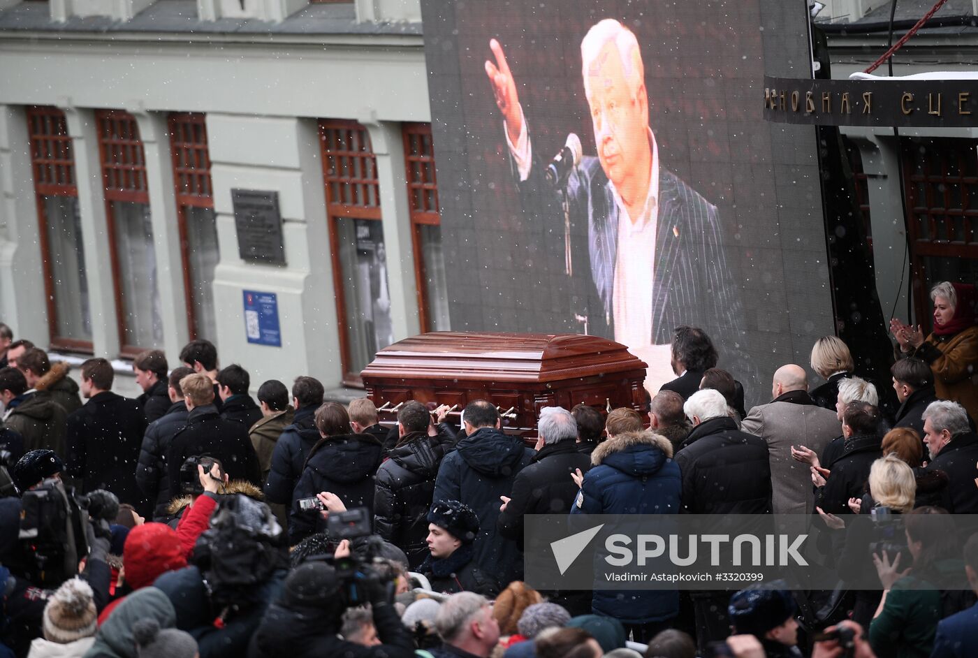 Paying last respects to actor Oleg Tabakov