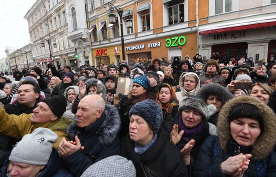 Paying last respects to actor Oleg Tabakov