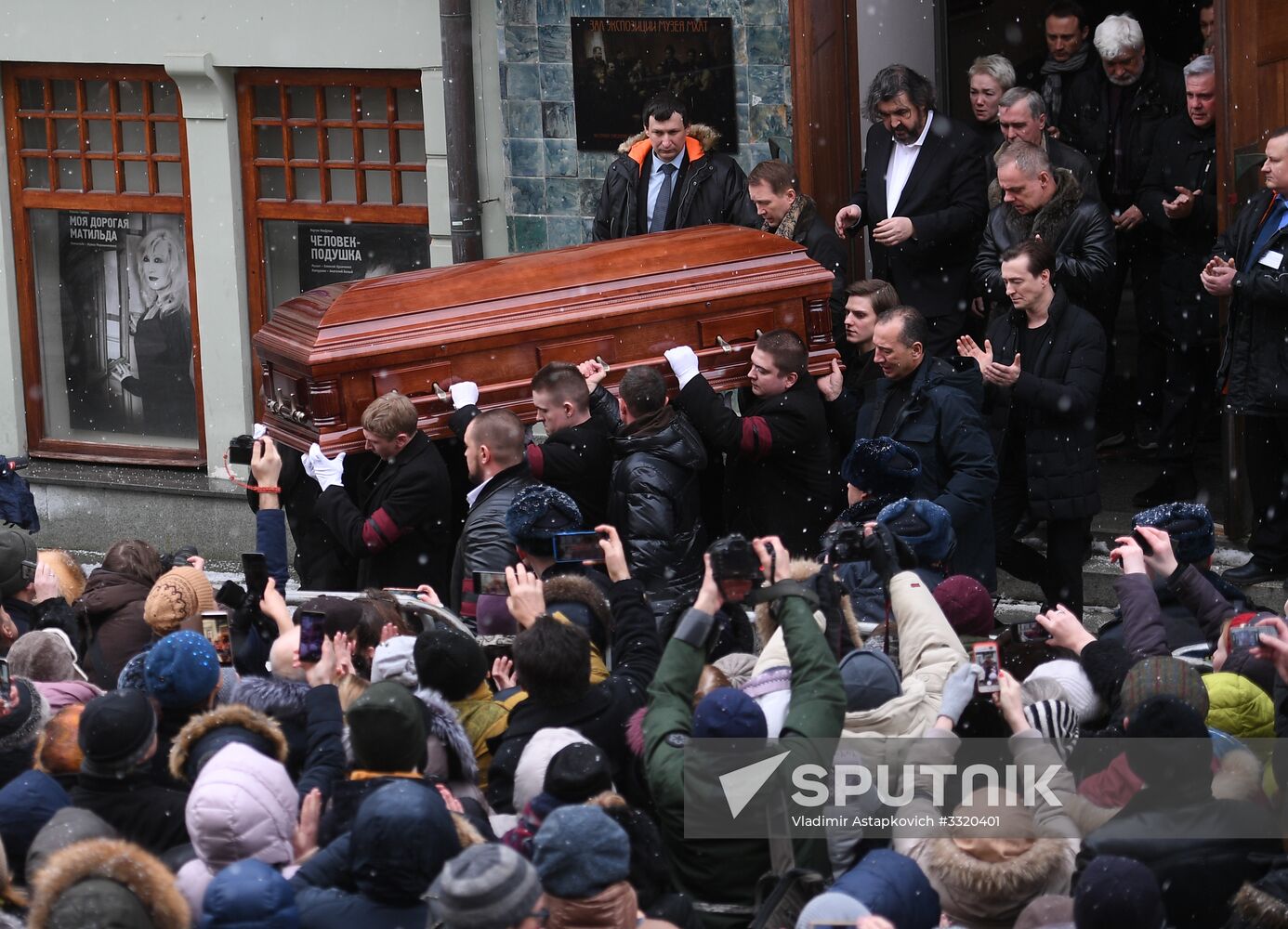 Paying last respects to actor Oleg Tabakov